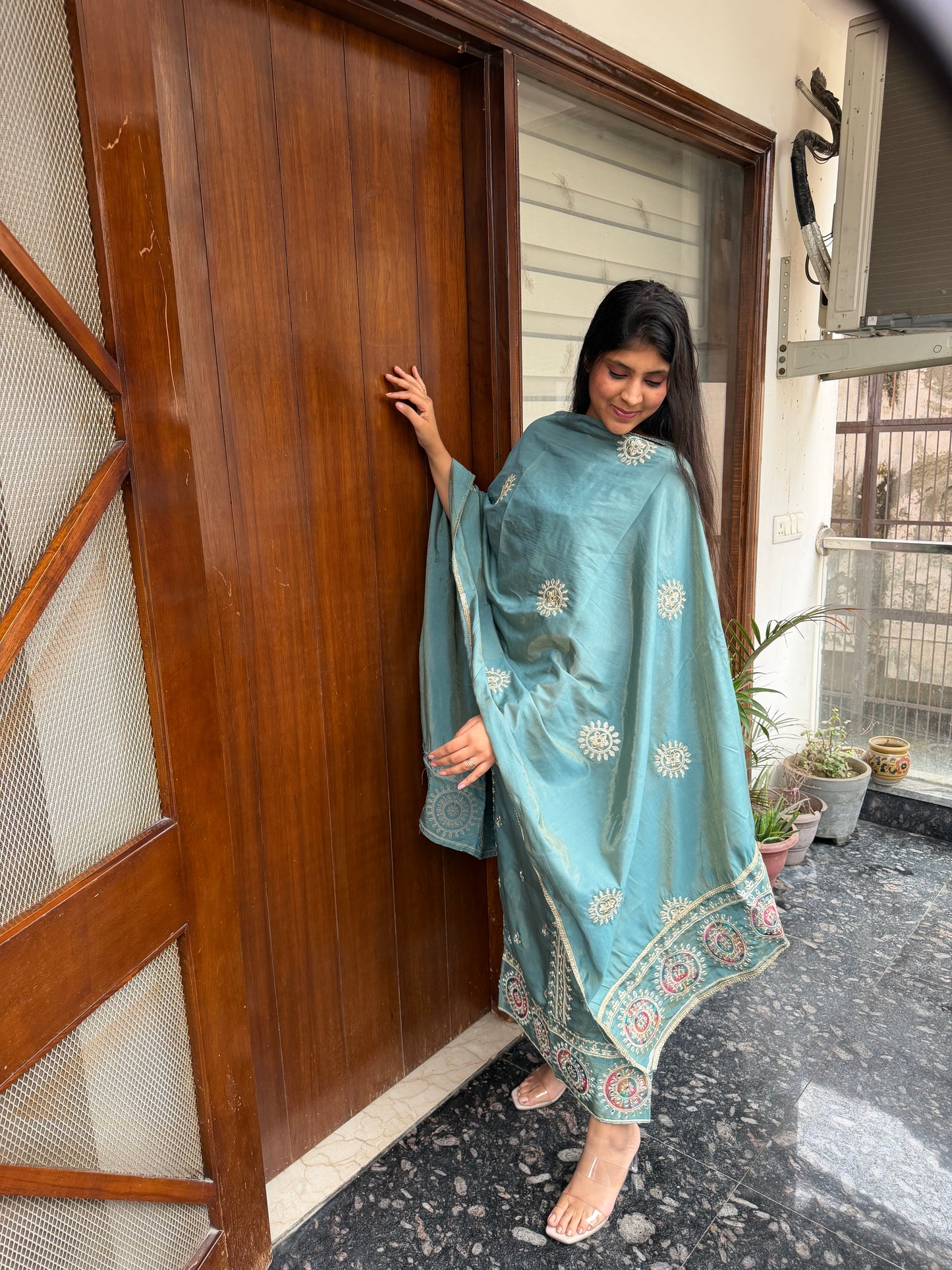 Designer 3 piece suit set with hand and mirror work