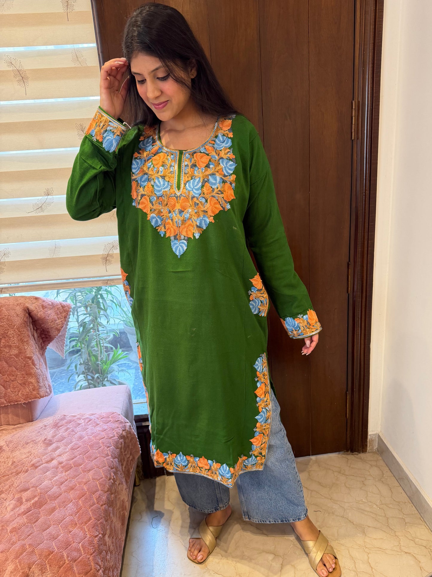 Kashmiri hand embroidered phiran