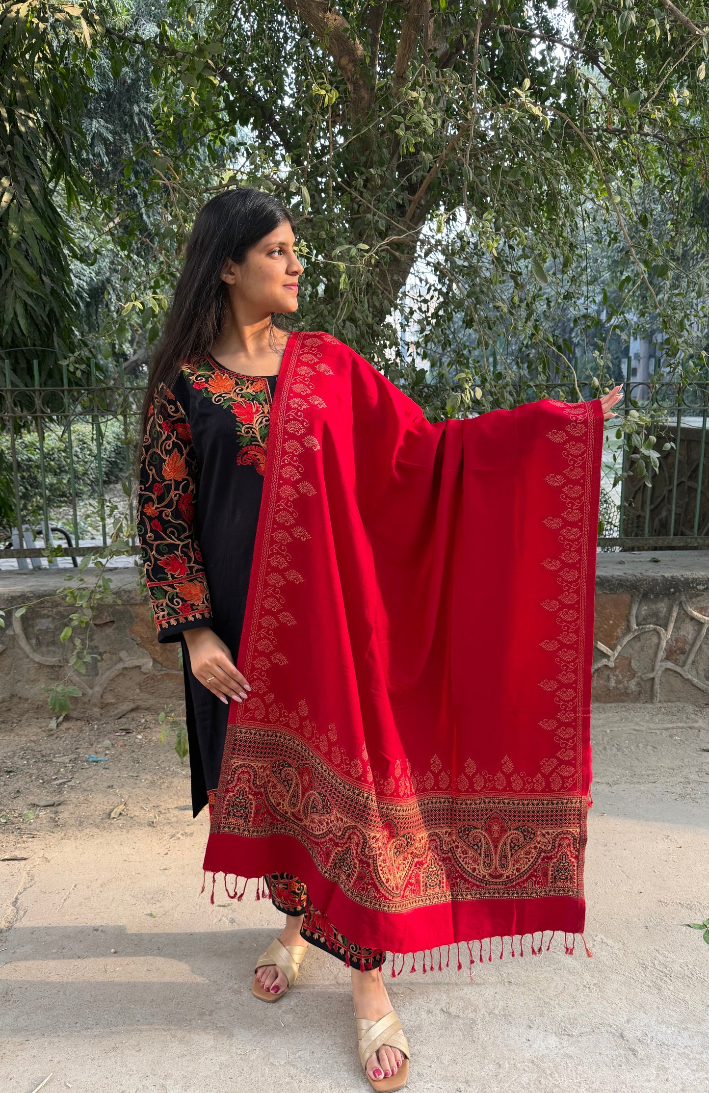 RED ETHNIC PUREWOOL DESIGNER SHAWL