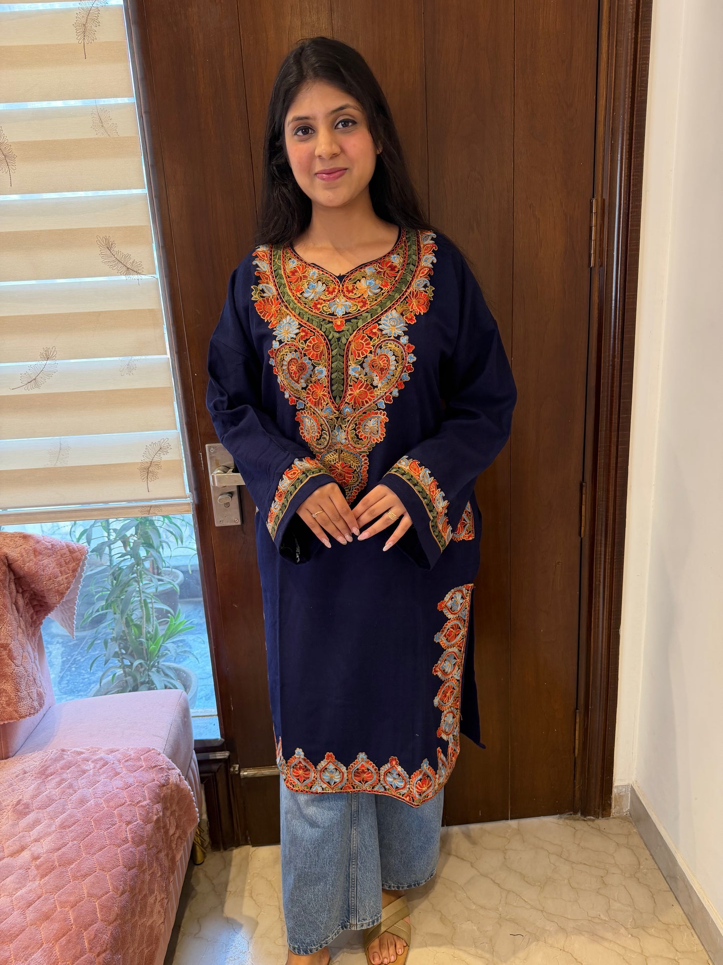 Kashmiri hand embroidered phiran