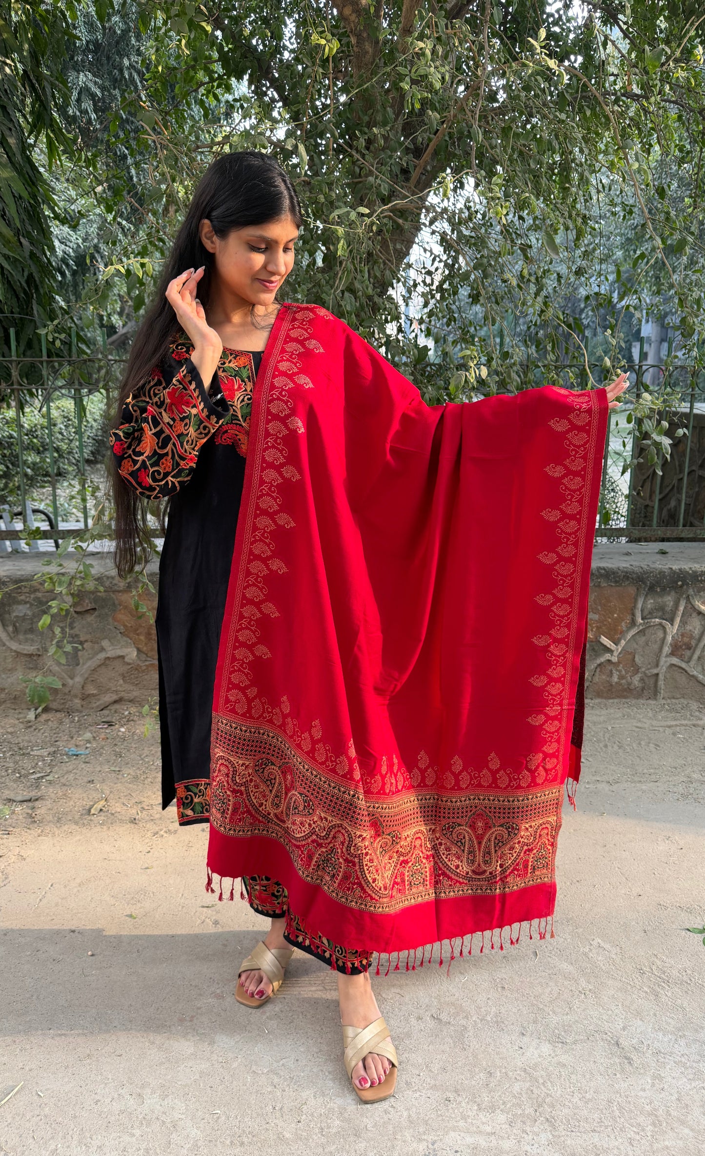 RED ETHNIC PUREWOOL DESIGNER SHAWL
