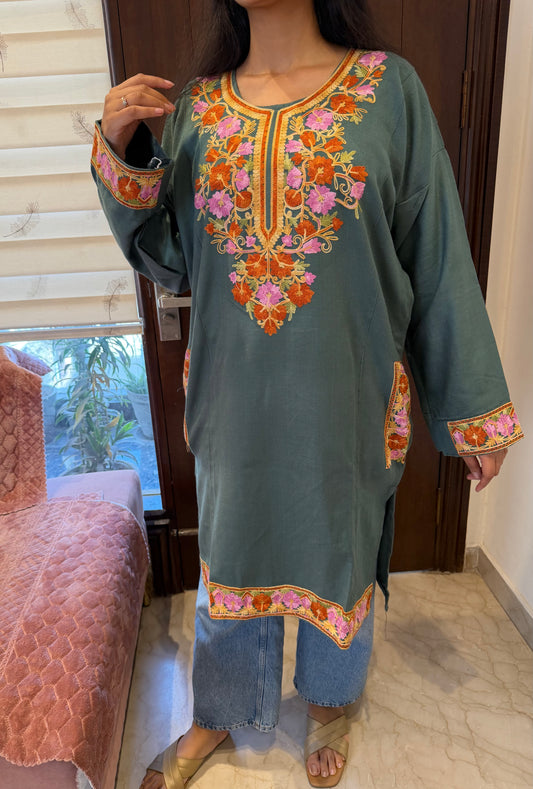 Kashmiri hand embroidered phiran