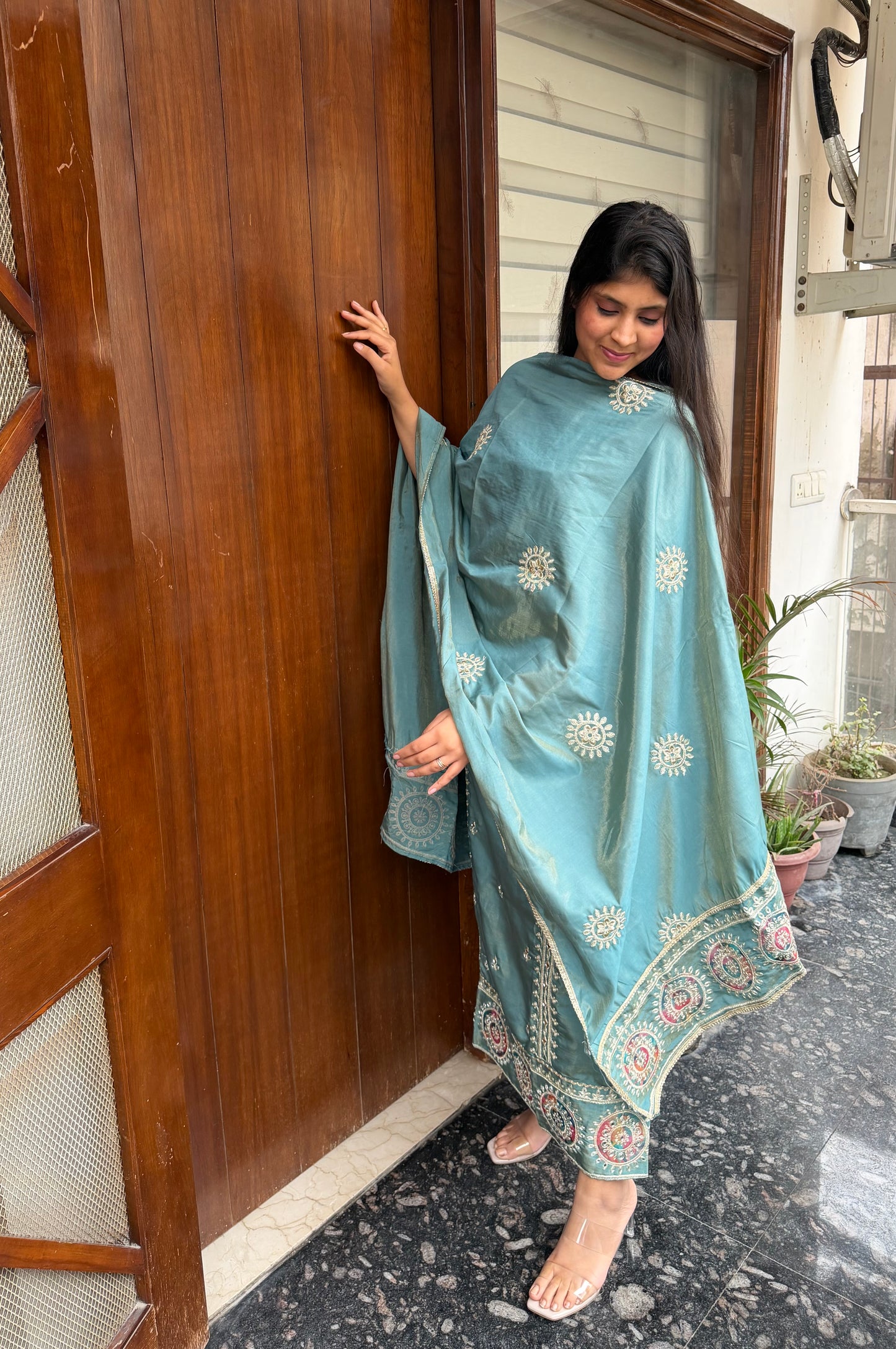 Designer 3 piece suit set with hand and mirror work