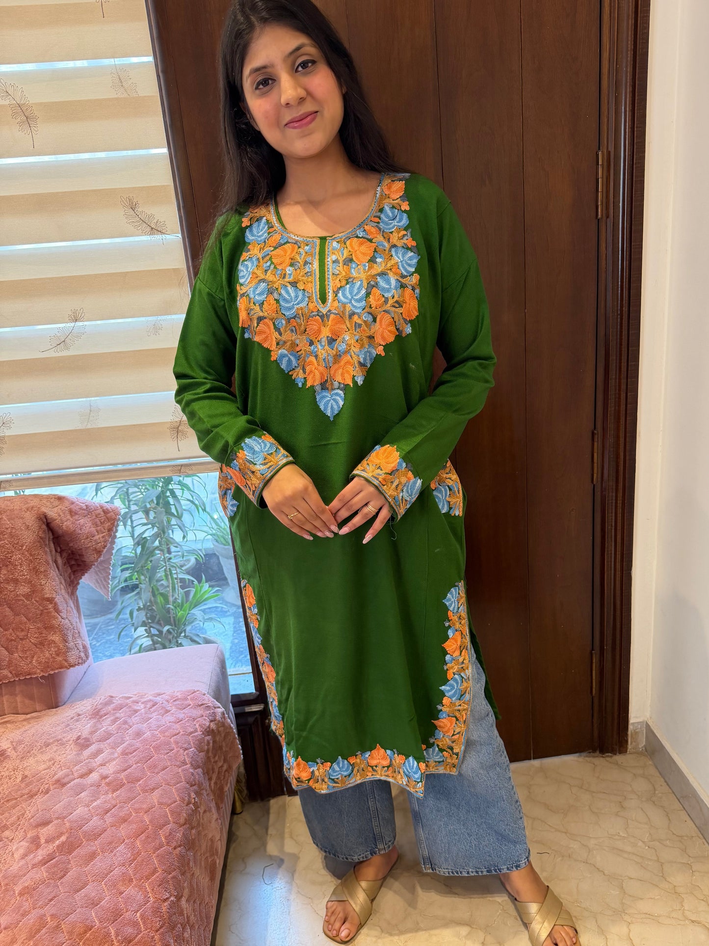 Kashmiri hand embroidered phiran