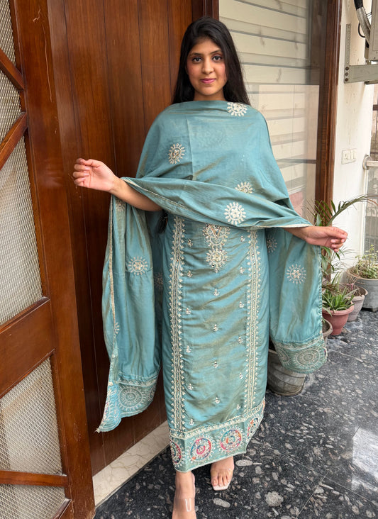 Designer 3 piece suit set with hand and mirror work